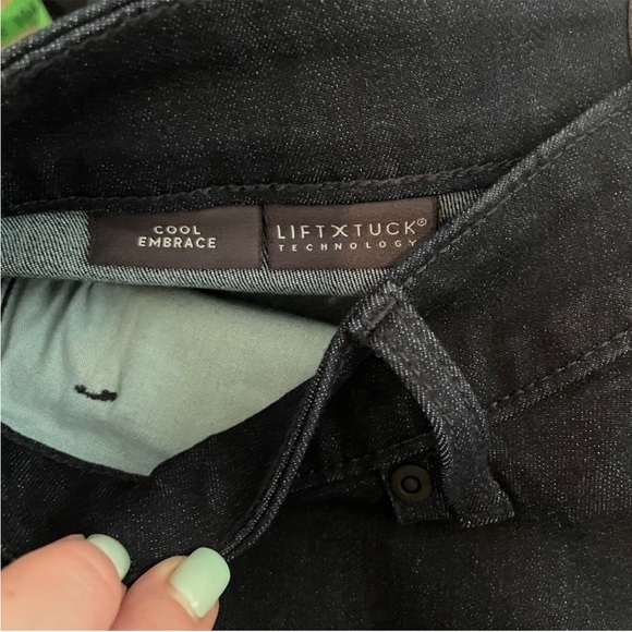 NYDJ Rinse Capri Crop Jeans w/ COOLMAX & Lift Tuck Tech, Sz 8 Dark Wash - Picture 8 of 11